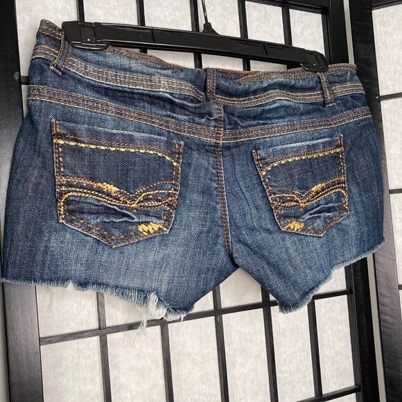 Refuge Distressed Mini Shorts Small 3 - Picture 5 of 9